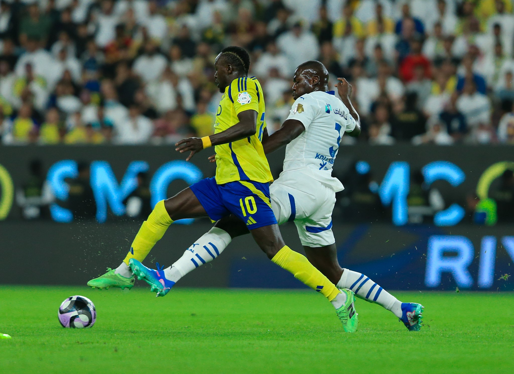 الهلال ينجو من كمين النصر ويحقق رقماً قياسياً