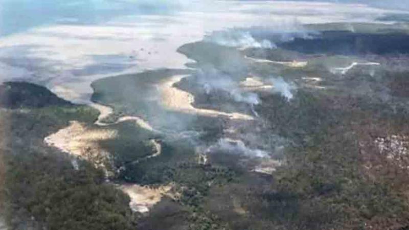 حريق غابات ضخم في جزيرة «فريزر»