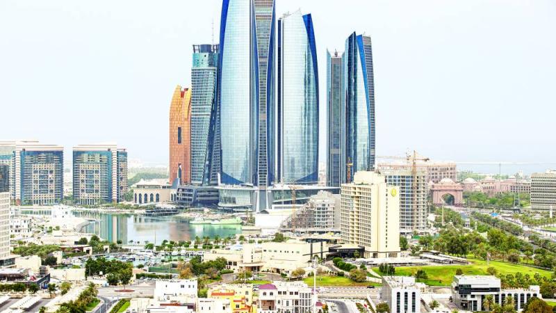«فيتش»: الإمارات من أكبر مصدري الديون بالدولار في «الناشئة»