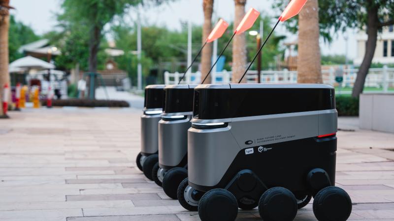 3 روبوتات لتوصيل المنتجات في المدينة المستدامة بدبي