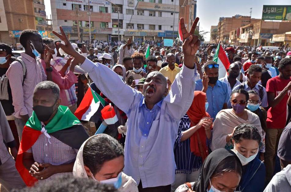 الشرطة السودانية تفرق تظاهرات في محيط القصر الرئاسي صحيفة الخليج