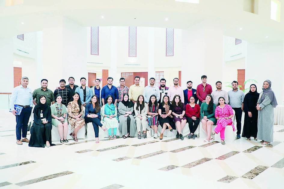 غرفة الشارقة تستقبل وفداً طلابياً من المعهد الهندي للتجارة الخارجية صحيفة الخليج