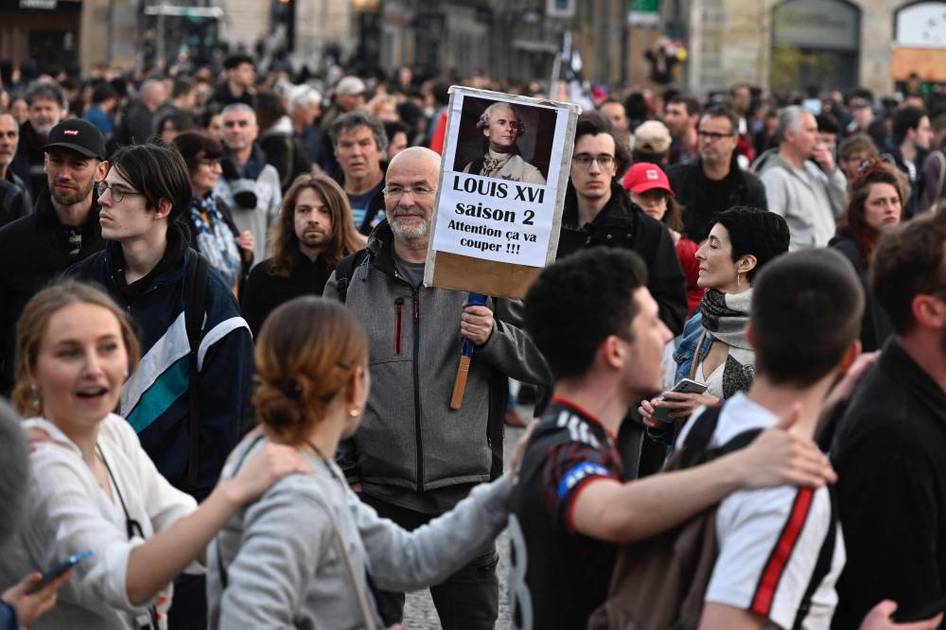 France… vols et pillages lors des « manifestations sur les retraites »