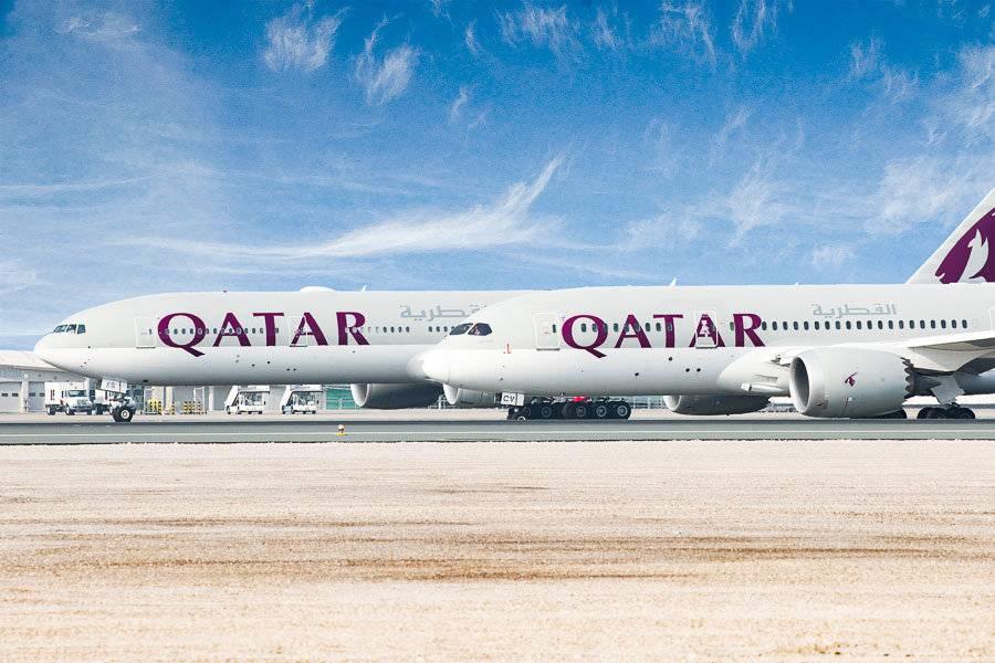 Qatar Airways is considering purchasing 150 wide-body aircraft from Boeing and Airbus