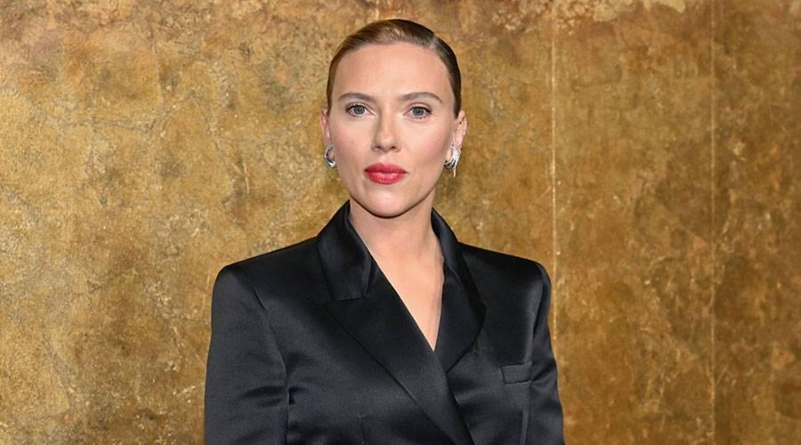 Scarlett Johansson causes “GBT Chat” feminine voice to cease.  Al Khaleej Newspaper